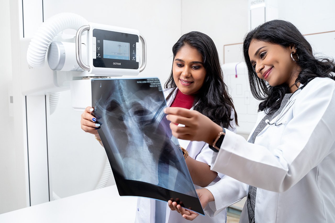 Digital X-ray imaging at Klinik Sentosa for bone and internal structure analysis